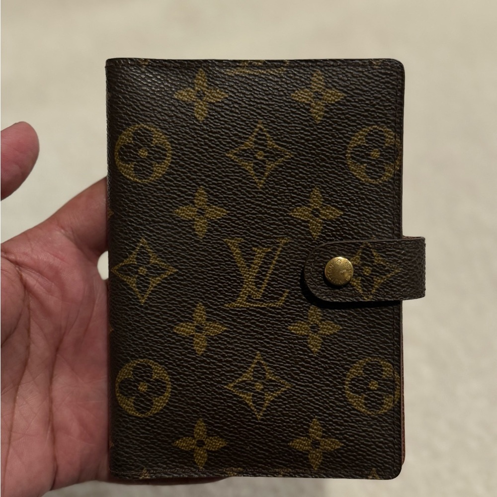 LOUIS VUITTON Monogram Agenda/ Passport Wallet